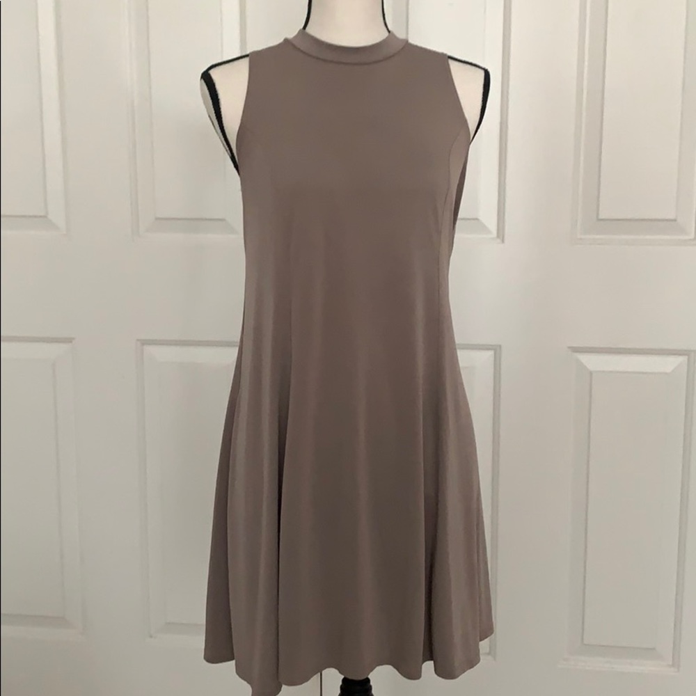 👗✨ Mikey & Joey Sleeveless Dress - Size M